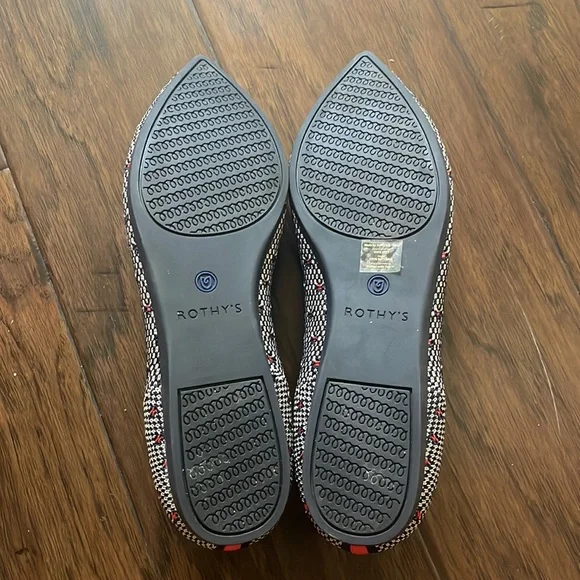Rothy’s The Point Flat in Coral Dot size 7 - Picture 4 of 8